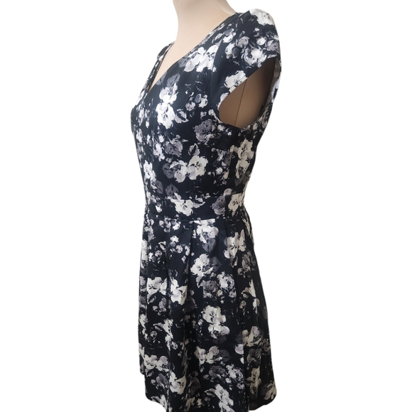 IXIA🔖NWT! Black & White Floral Print Retro 1950s Fit & Flare Dress - Size L - Picture 9 of 14